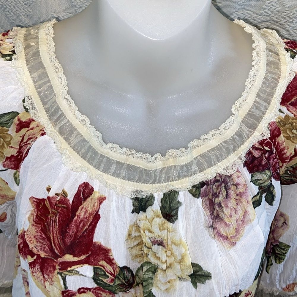 Organza París Floral Ruffle Sleeve Women's Top Size Aproxímate SM 💯% Viscose